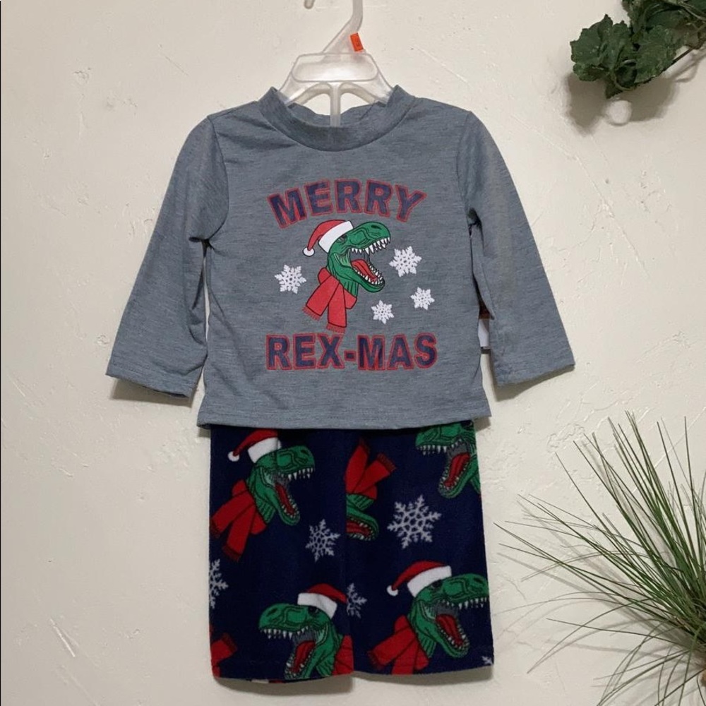 NWT Pjs and Presents child pajama set